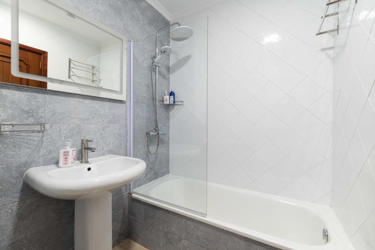 Appartement Apartamento Espacioso Cerca De La Playa Con Aire Acondicionado à Moaña Extérieur photo